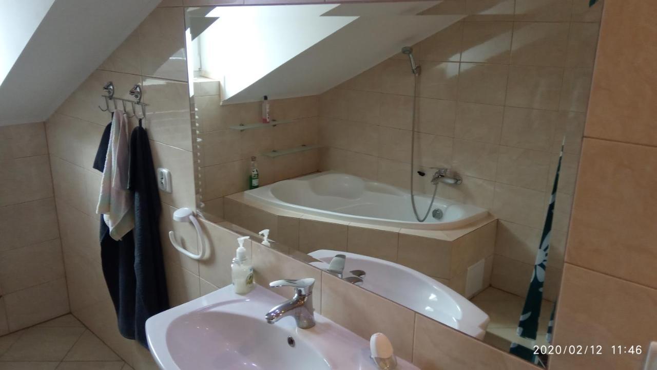 Apartament W Domu Na Wsi Tomaszow Lubelski Ngoại thất bức ảnh